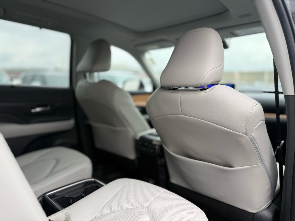 Certified 2025 Toyota Grand Highlander Limited image 20