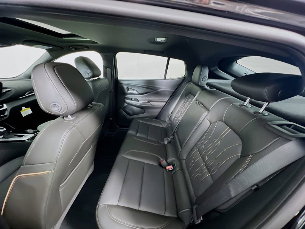 New 2025 Buick Envista Avenir image 21