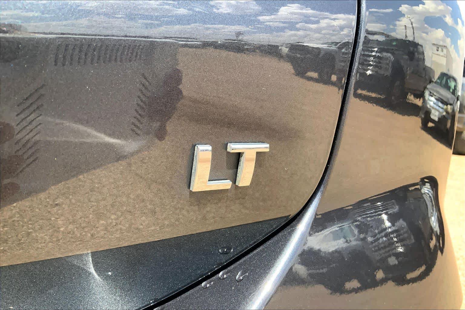 Used 2022 Chevrolet Equinox LT w/ LPO, Floor Liner Package FWD image 10