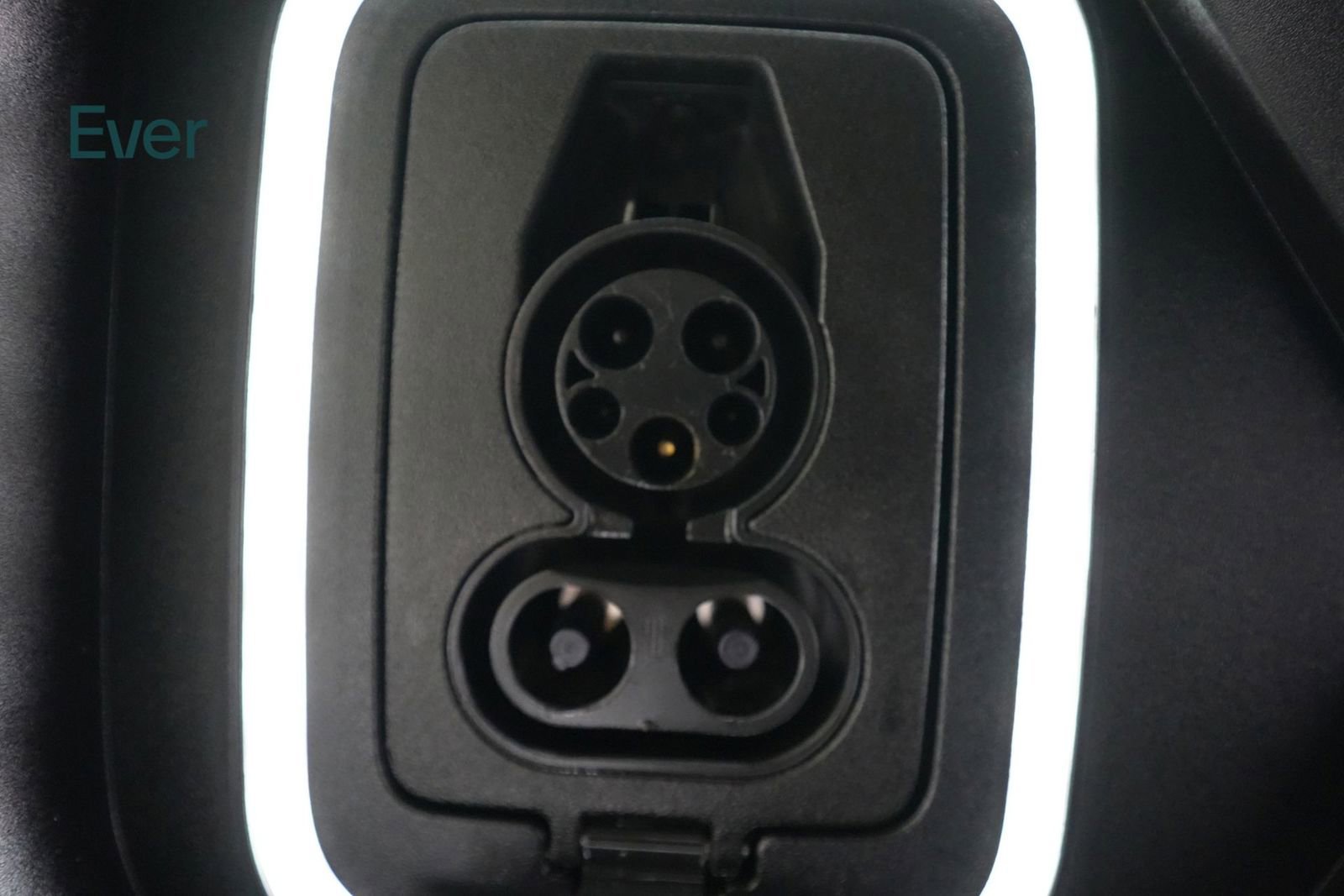 Used 2024 Rivian R1S Adventure image 10