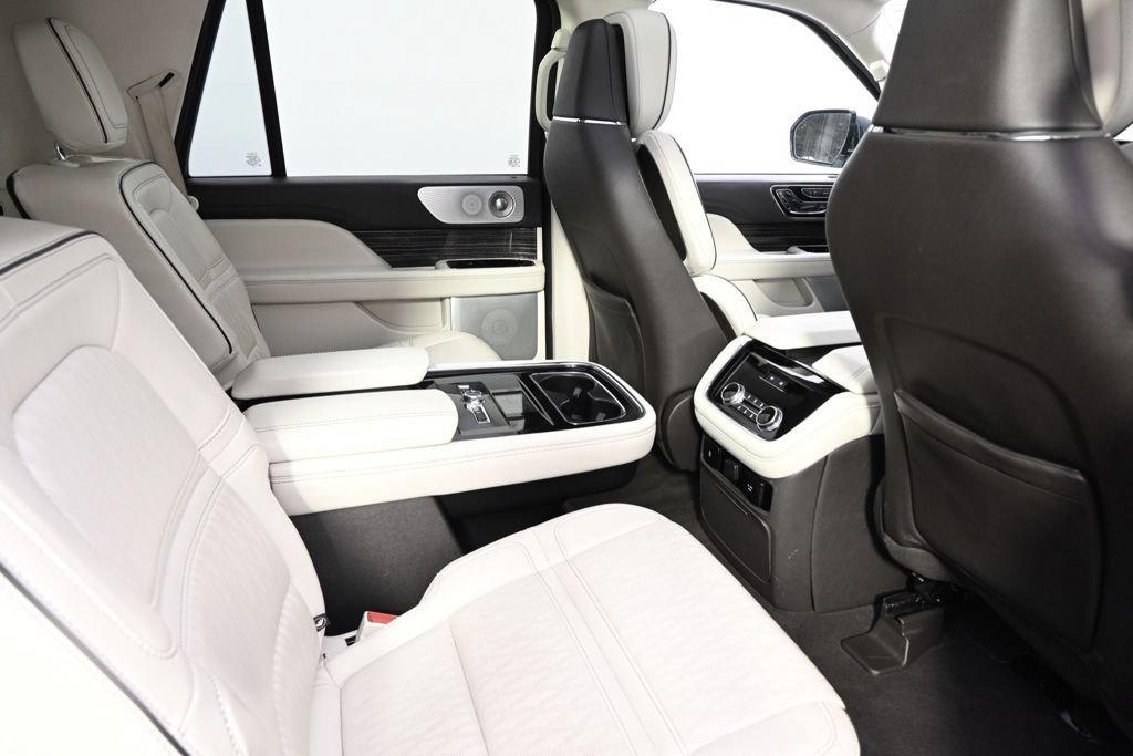 Used 2021 Lincoln Navigator L Black Label AWD/4WD image 18