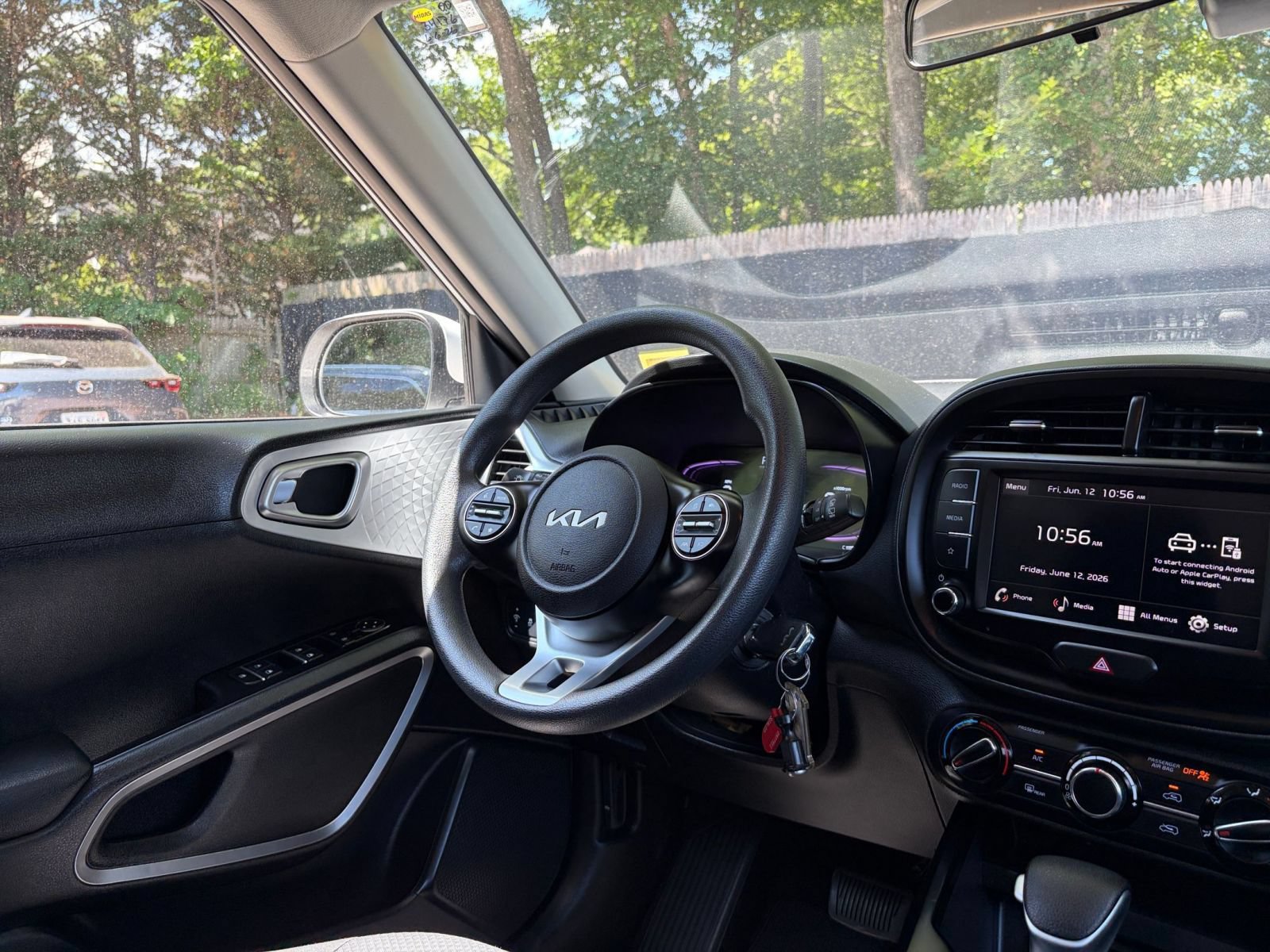 Used 2025 Kia Soul LX w/ LX Technology Package FWD image 32