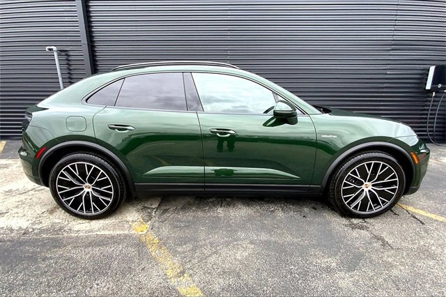 Used 2025 Porsche Macan Electric image 11