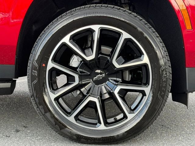 New 2026 Chevrolet Suburban RST w/ RST Capability Package AWD/4WD image 19