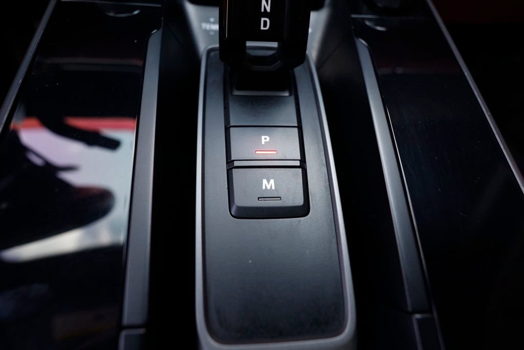 Used 2020 Porsche 911 Carrera RWD image 37