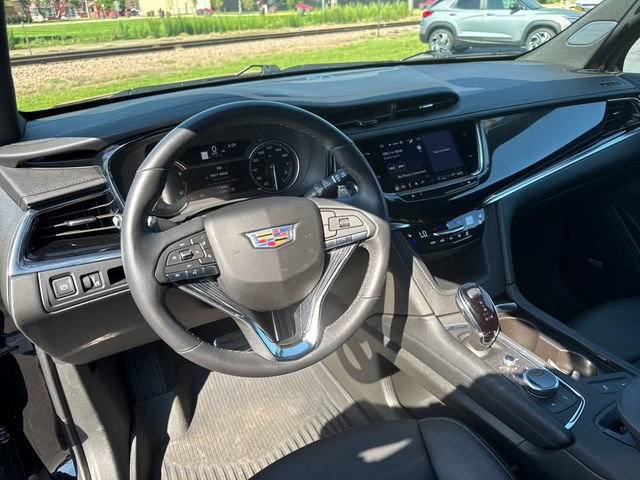Used 2024 Cadillac XT6 Sport w/ LPO, Floor Liner Package AWD/4WD image 14