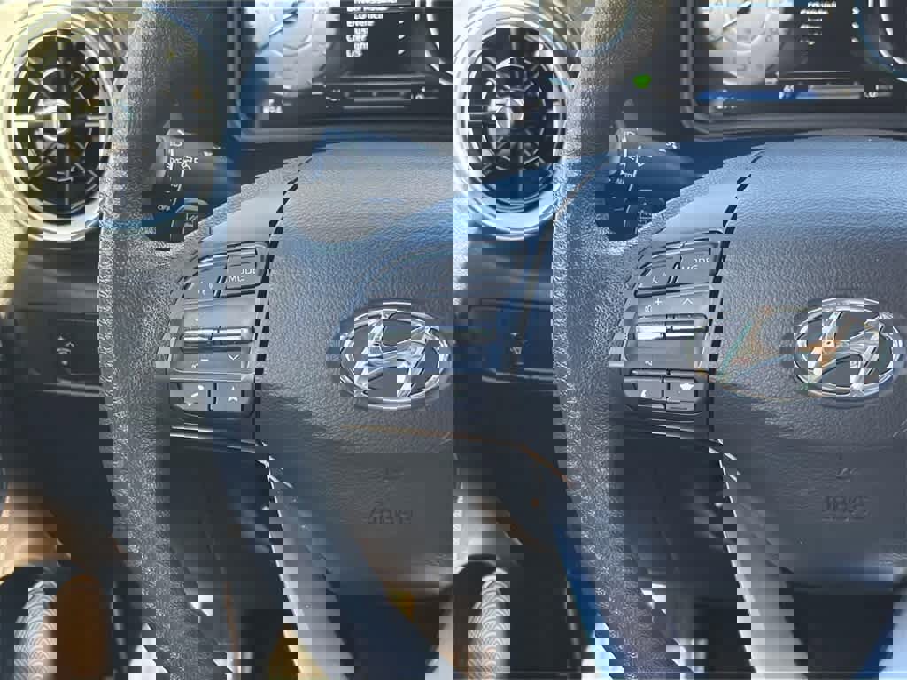 Used 2023 Hyundai Kona SE image 13