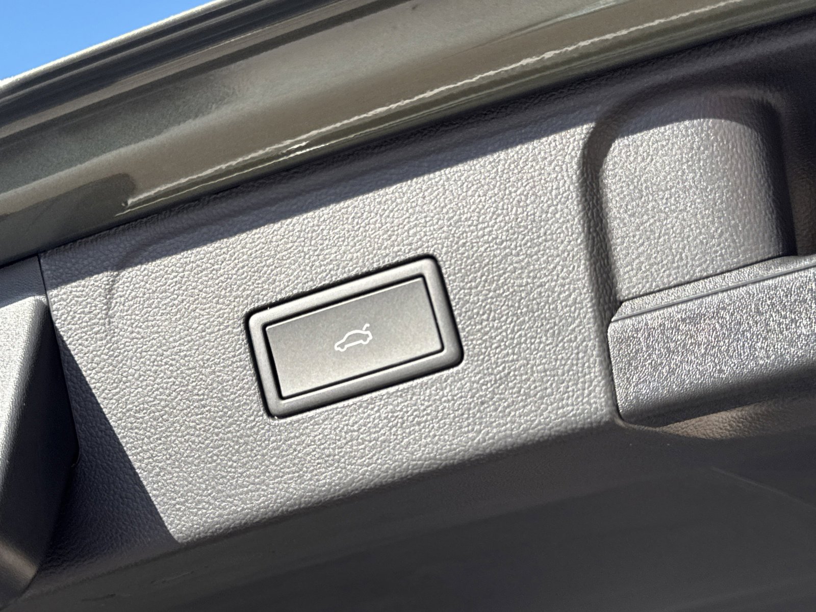 New 2026 Volkswagen Atlas Peak Edition image 8