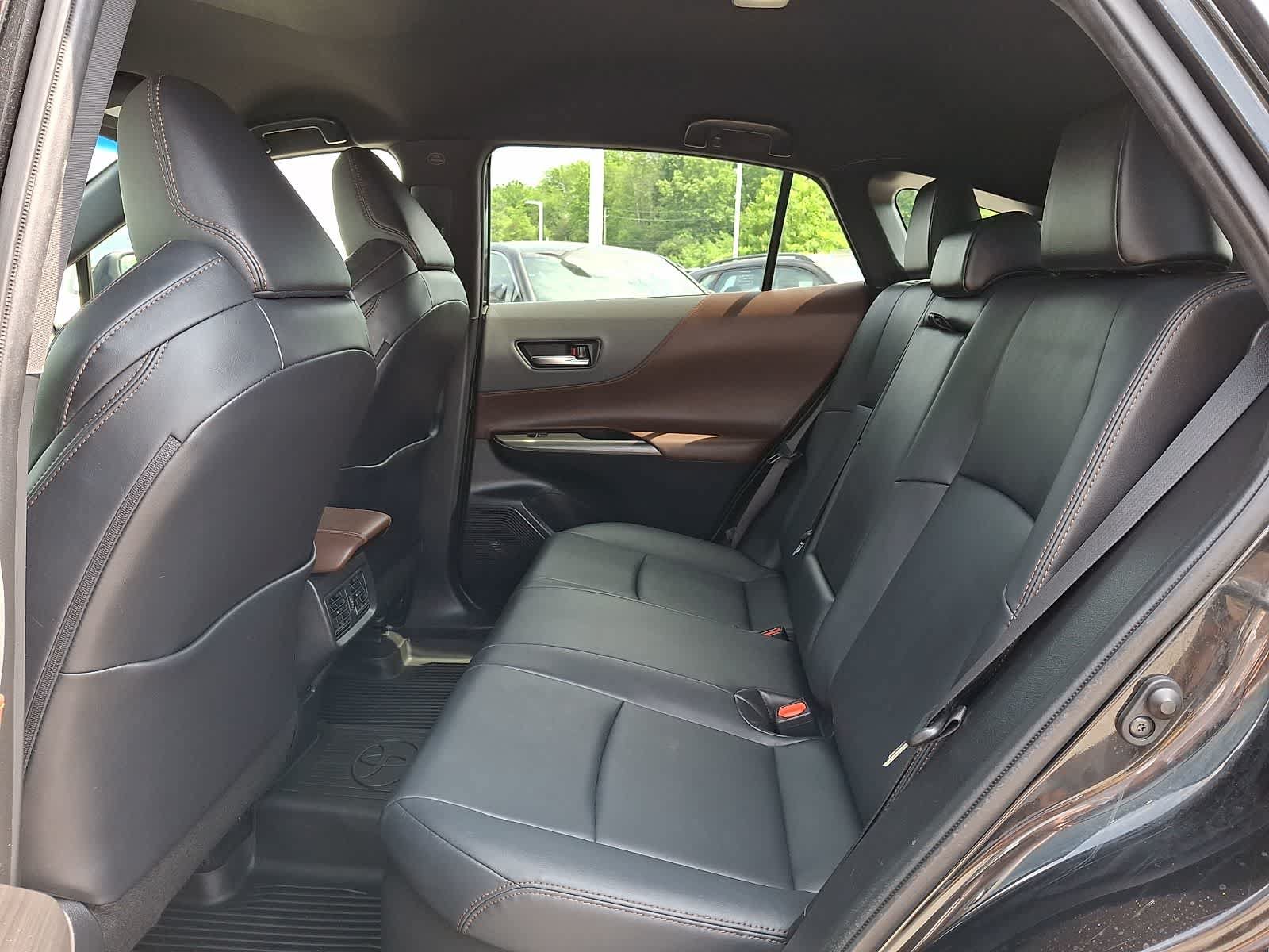 Certified 2022 Toyota Venza XLE AWD/4WD image 13