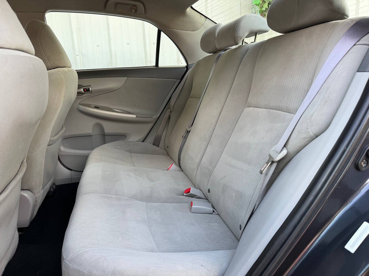 Used 2010 Toyota Corolla LE FWD image 18