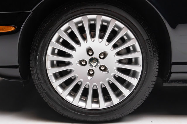 Used 2005 Jaguar XJ8 RWD image 32