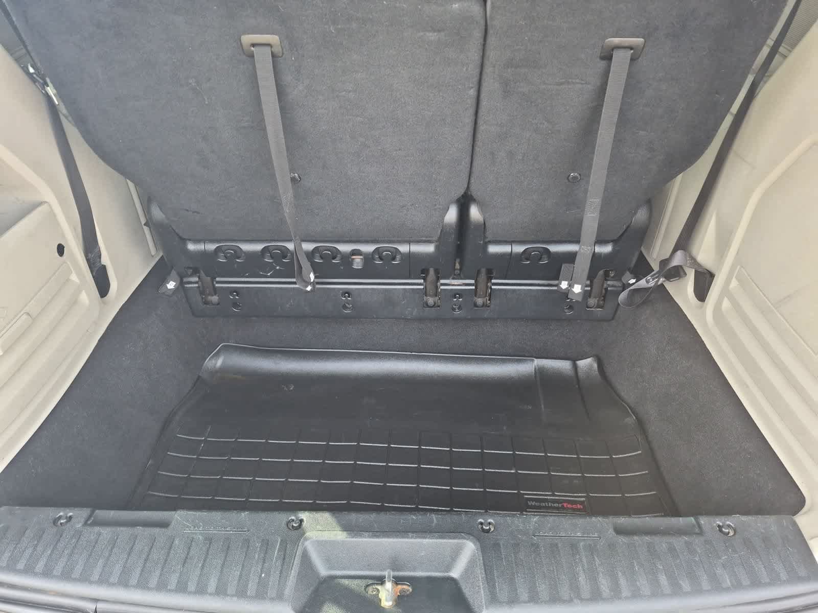 Used 2014 Chrysler Town & Country Touring-L w/ Driver Convenience Group FWD image 33