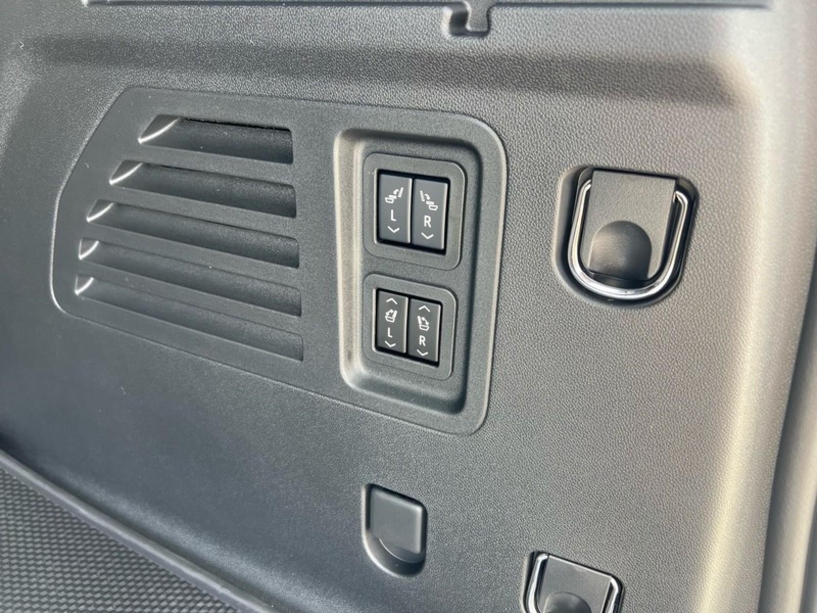 New 2026 GMC Acadia Denali Ultimate w/ LPO, Floor Liner Package FWD image 9
