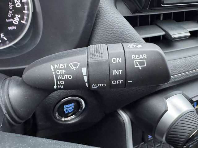 Used 2022 Toyota RAV4 XLE image 25