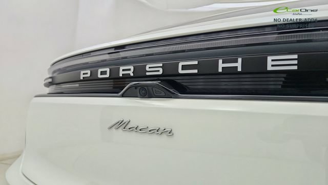 Used 2025 Porsche Macan Electric RWD image 18