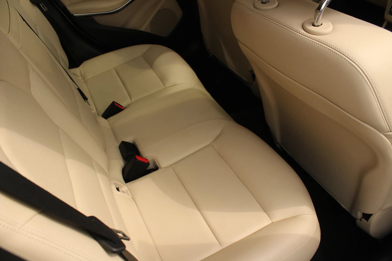 Used 2020 Mercedes-Benz GLA 250 4MATIC w/ Premium Package image 24