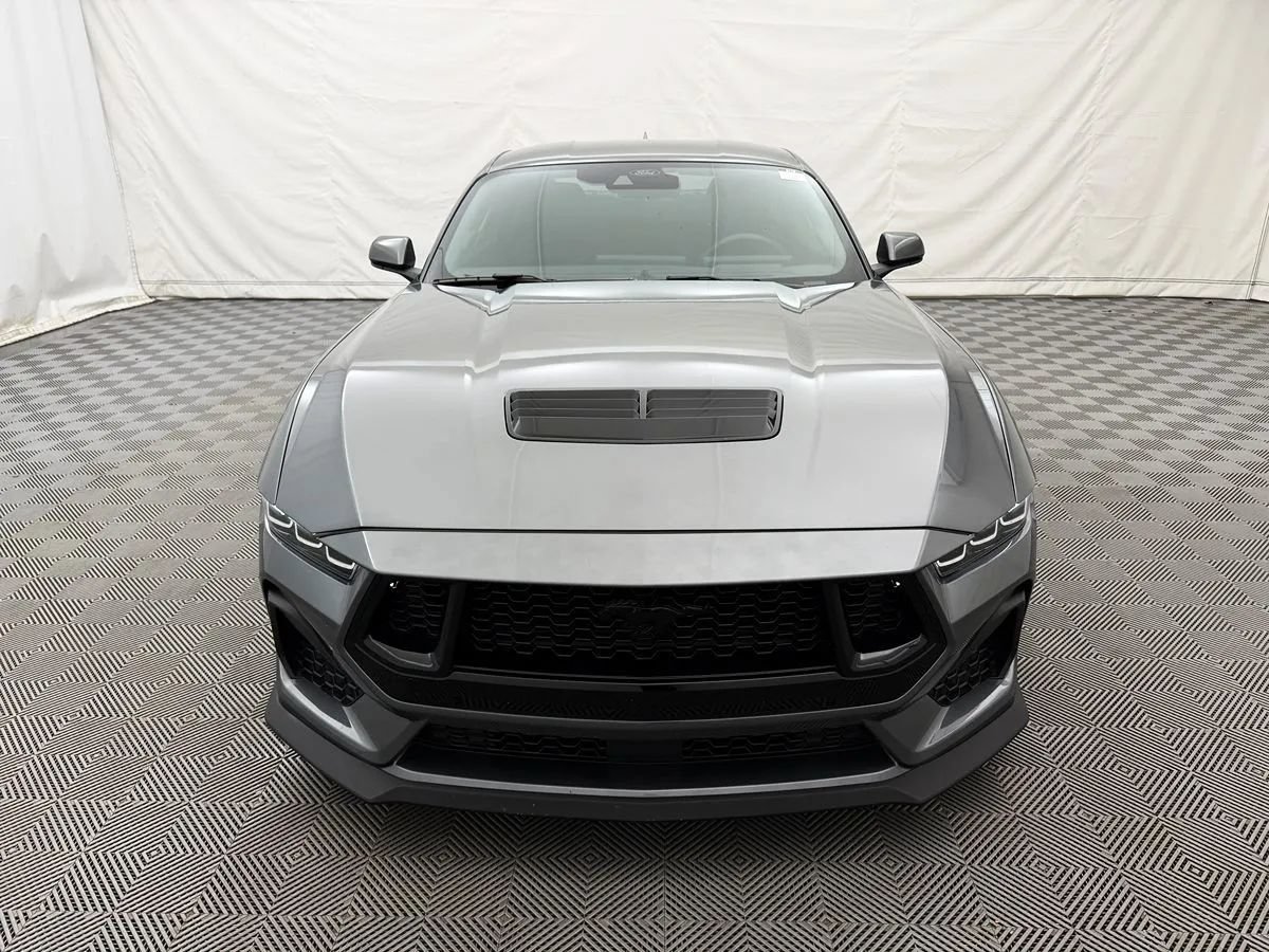 Used 2024 Ford Mustang GT RWD image 3