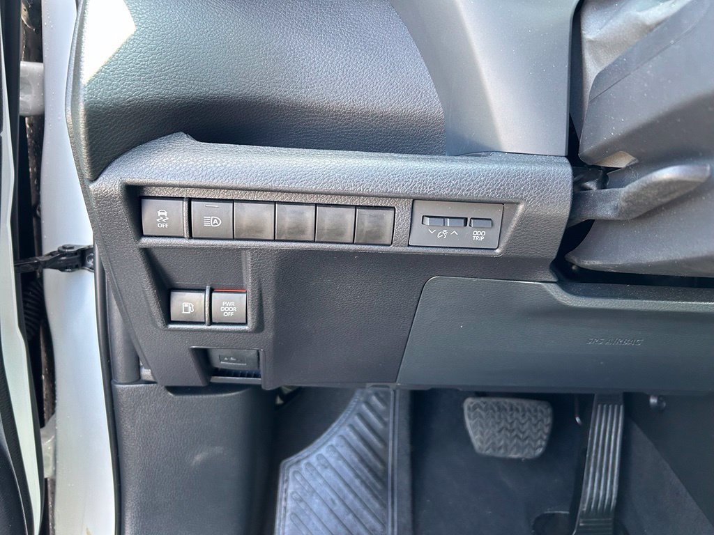 Used 2026 Toyota Sienna XSE FWD image 25