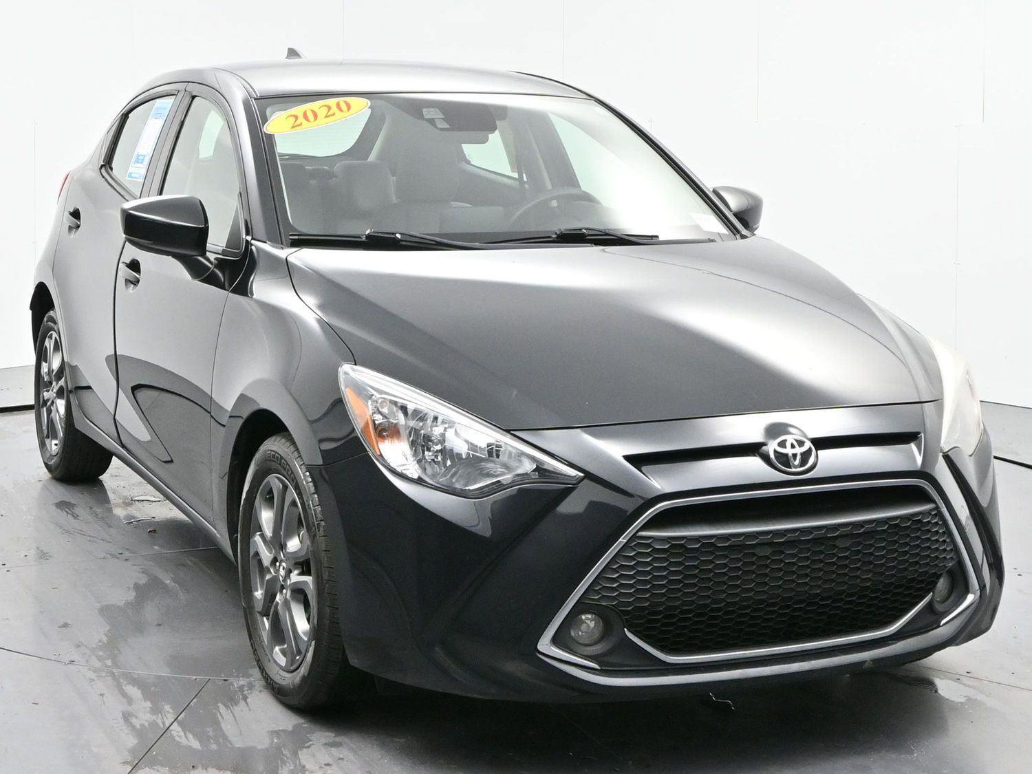 Used 2020 Toyota Yaris LE image 2