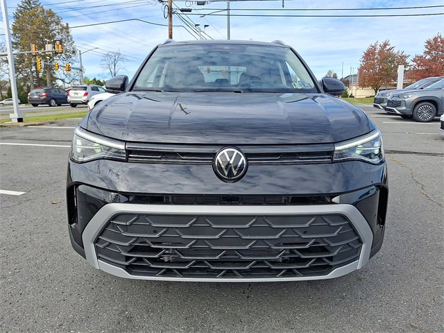 New 2025 Volkswagen Taos SE image 5