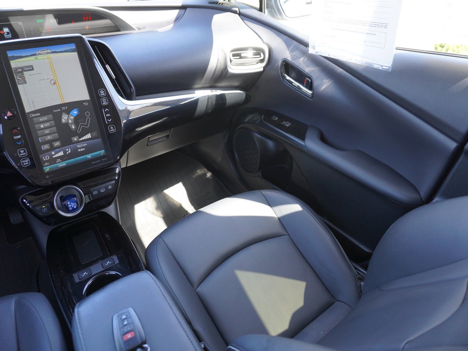 Used 2021 Toyota Prius Prime XLE FWD image 17