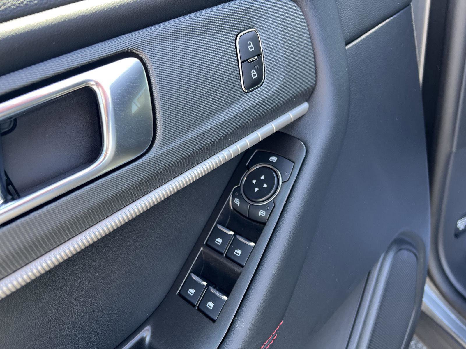 New 2026 Ford Explorer ST-Line AWD/4WD image 17
