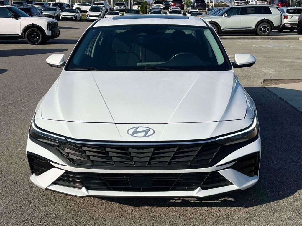 Used 2025 Hyundai Elantra SEL FWD image 30