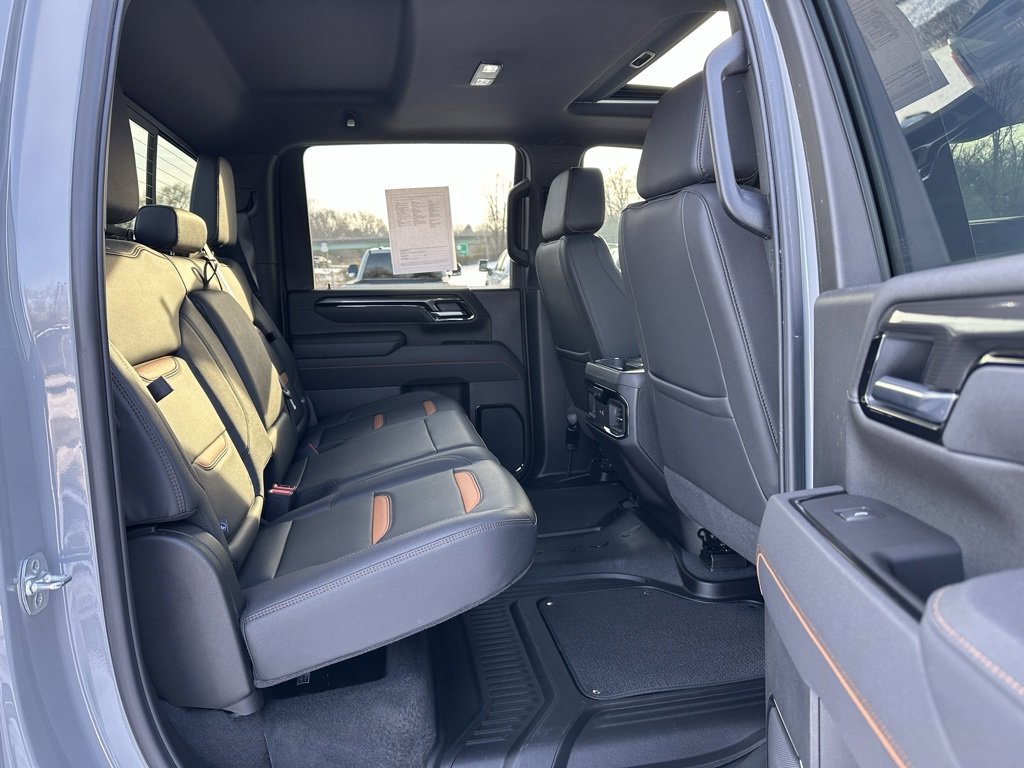 Used 2025 GMC Sierra 3500 AT4 image 13