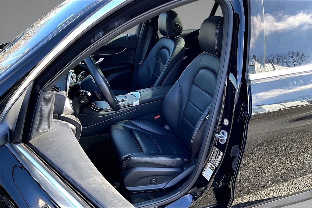 Used 2022 Mercedes-Benz GLC 300 4MATIC w/ Premium Package Lite image 21
