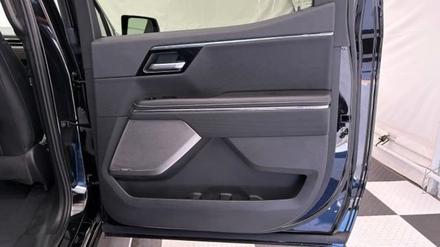 Used 2025 GMC Sierra EV Denali AWD/4WD image 28
