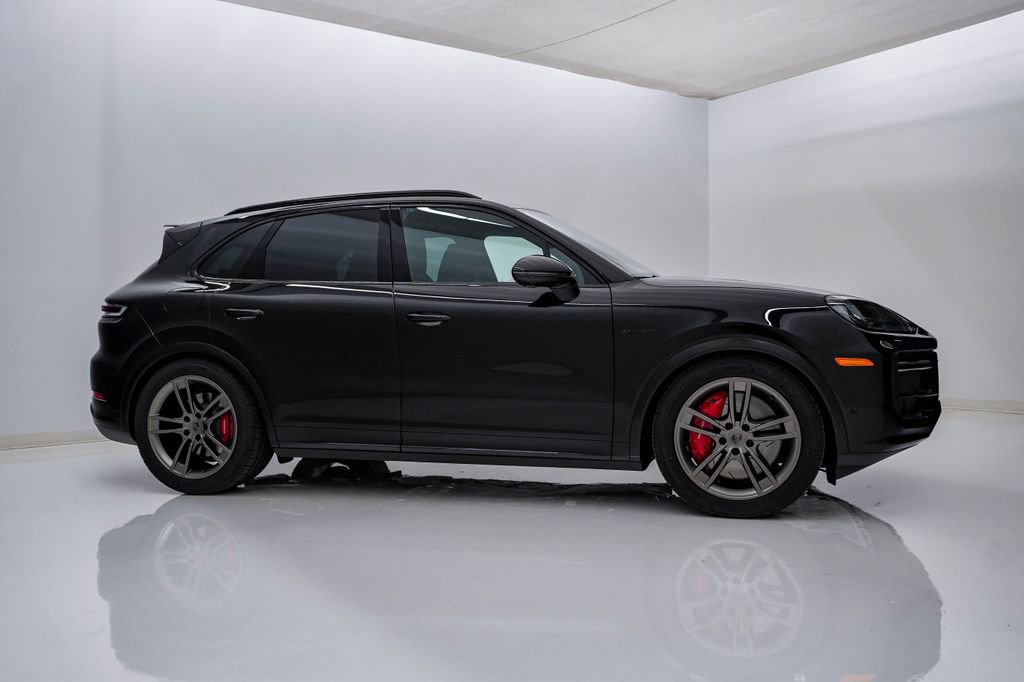 New 2026 Porsche Cayenne Turbo image 9