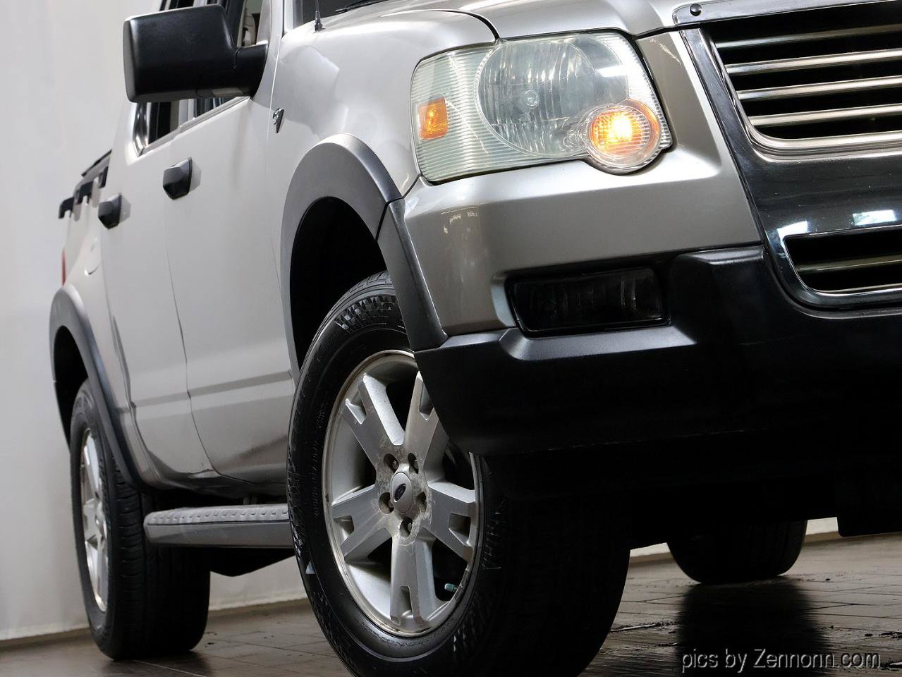 Used 2007 Ford Explorer Sport Trac XLT RWD image 4