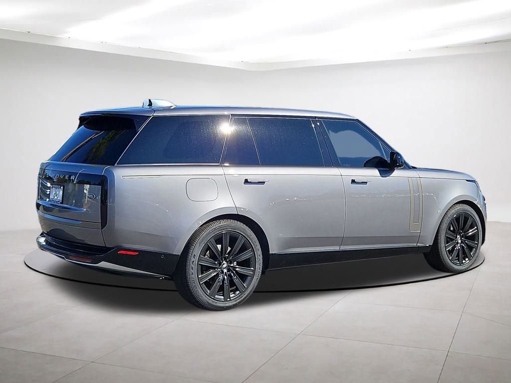Used 2023 Land Rover Range Rover Long Wheelbase SE image 7