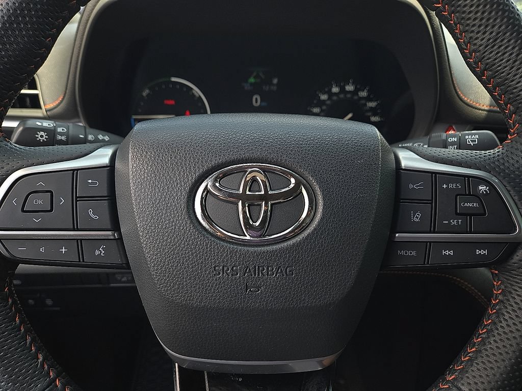 Used 2023 Toyota Sienna XSE FWD image 20