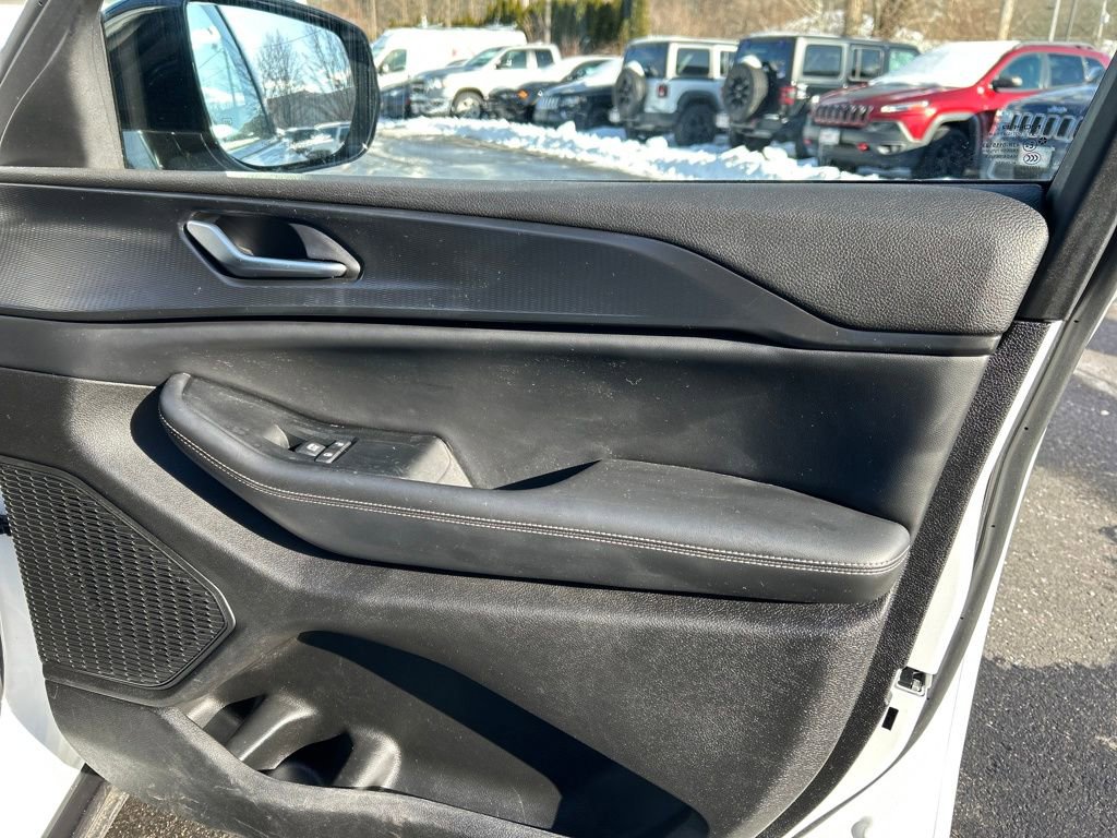 Used 2023 Jeep Grand Cherokee L Laredo image 34