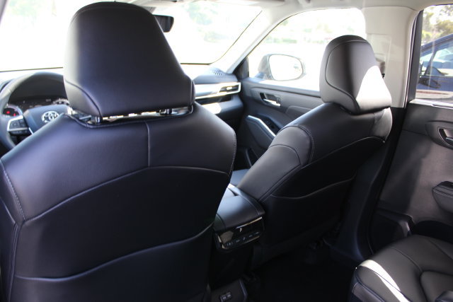 New 2026 Toyota Highlander XLE AWD/4WD image 18