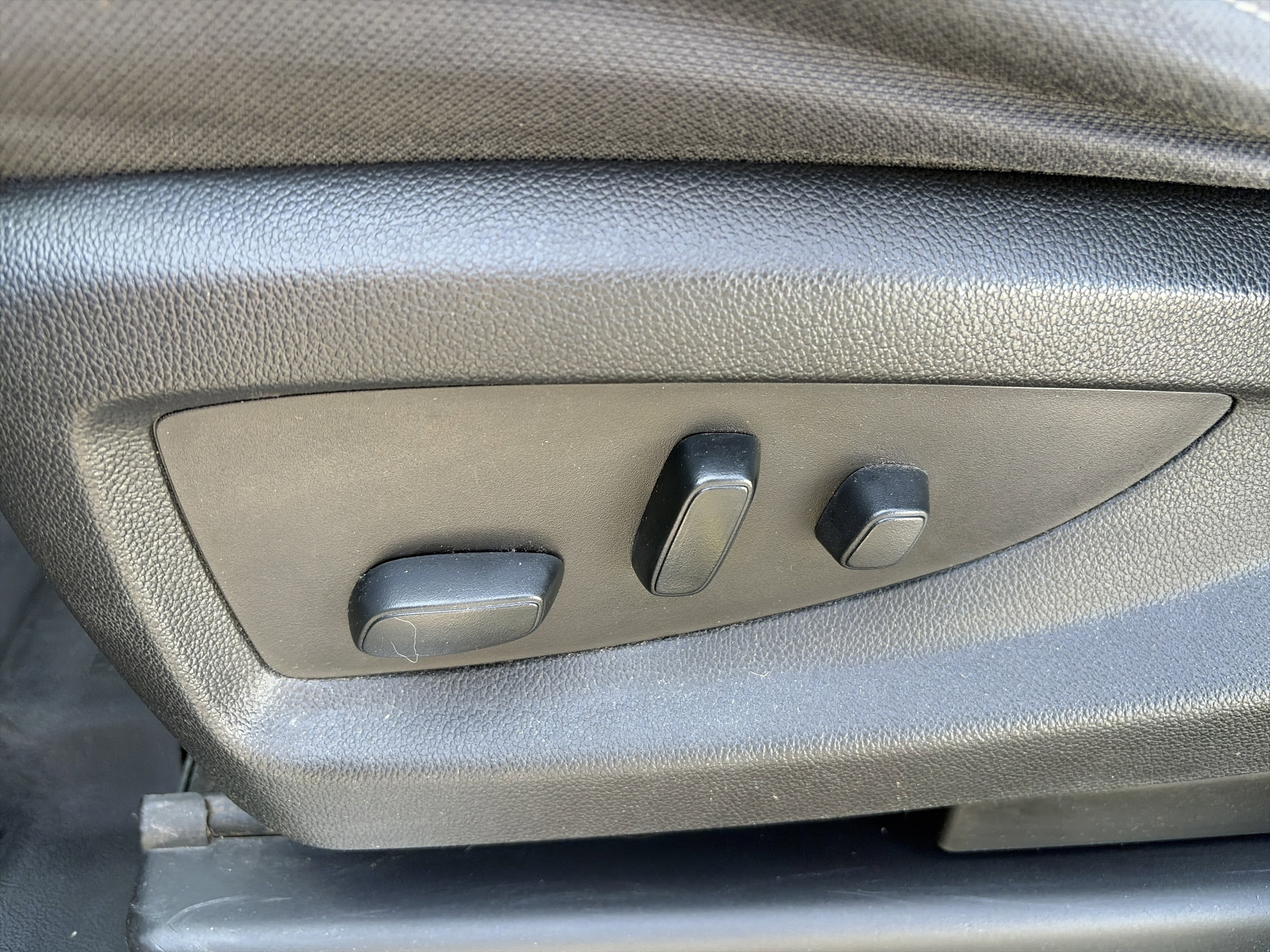 Used 2018 Chevrolet Silverado 1500 LT w/ All Star Edition image 18