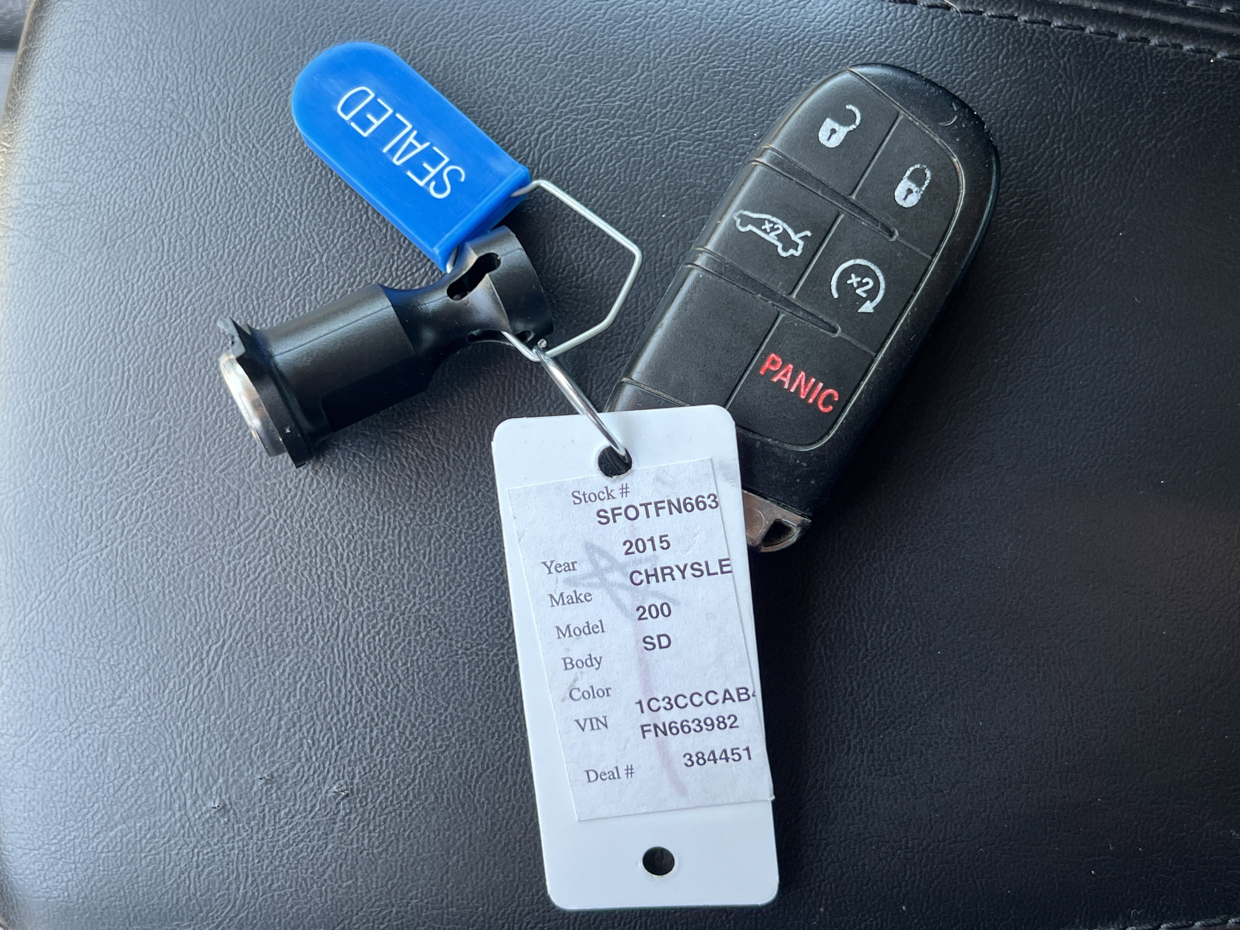 Used 2015 Chrysler 200 Limited w/ Convenience Group FWD image 30