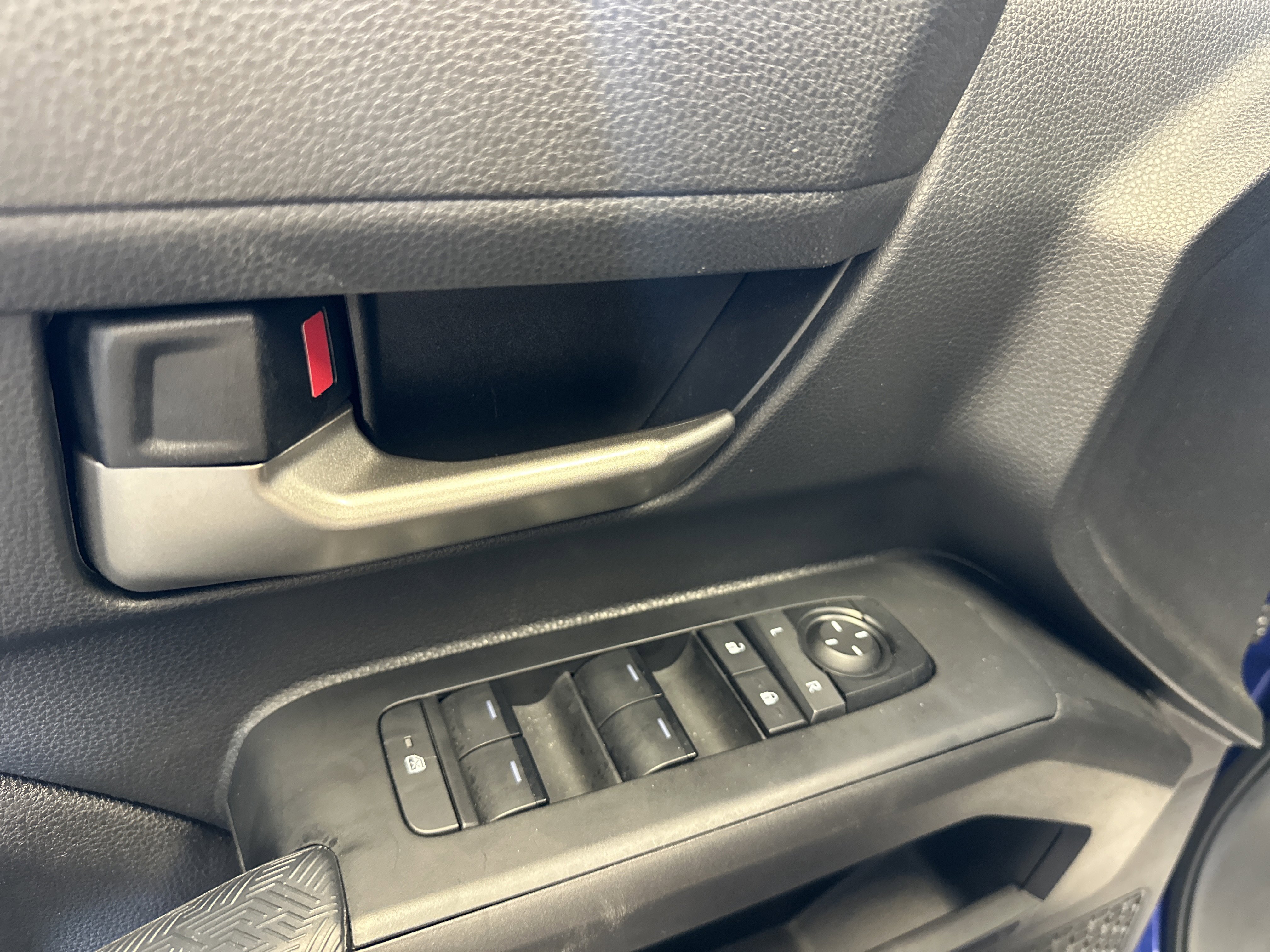 Used 2025 Toyota Tacoma TRD Sport image 7