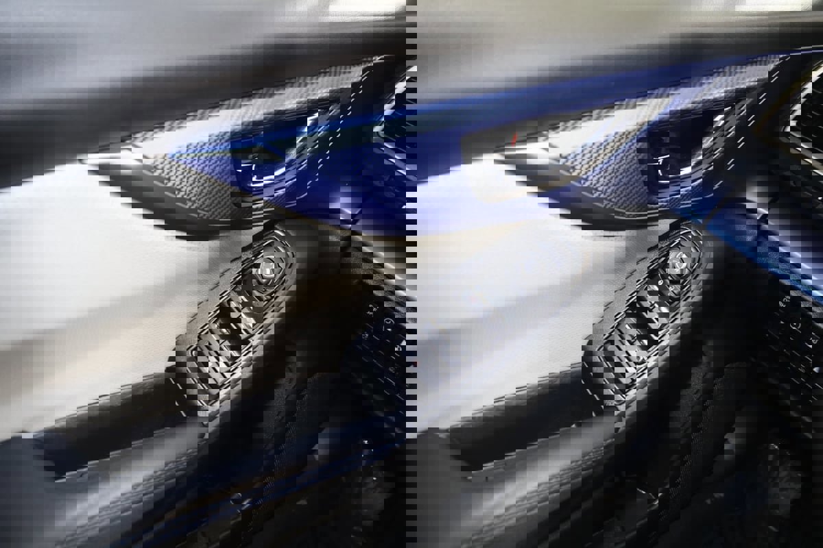 Used 2023 Subaru Crosstrek Hybrid image 32