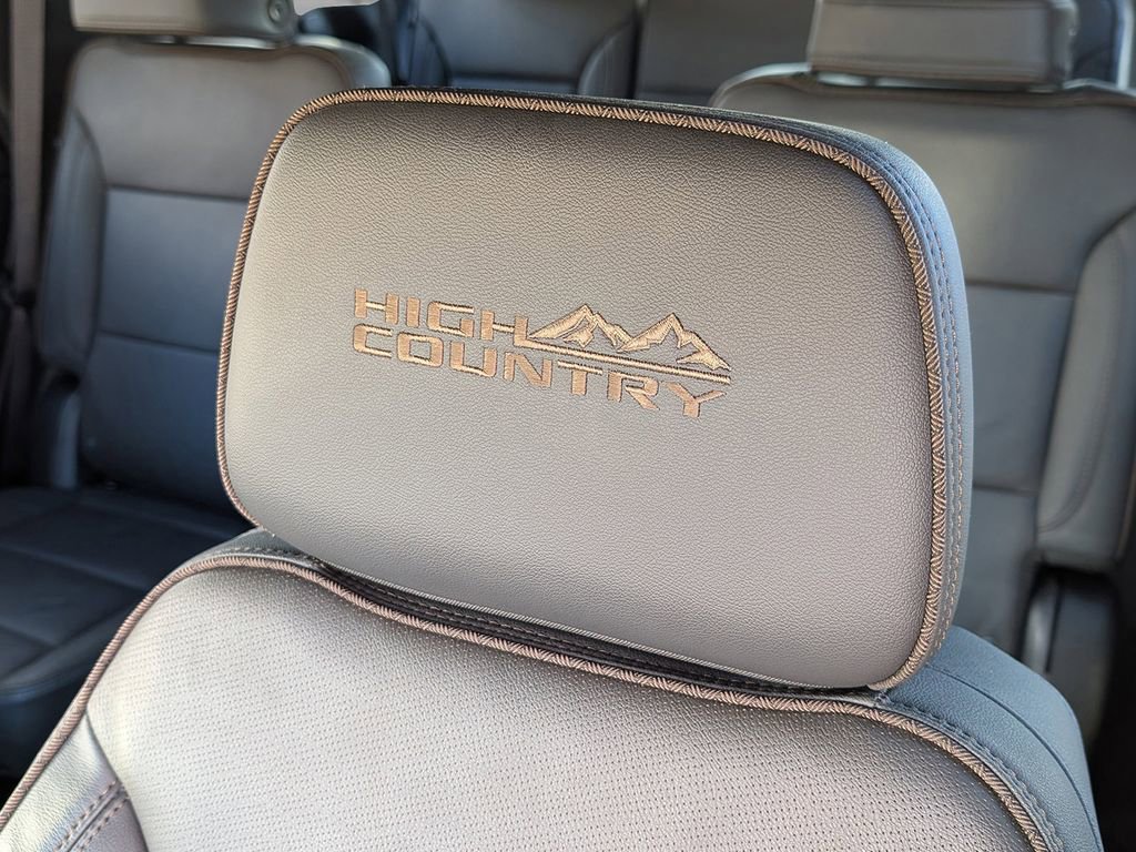 Used 2024 Chevrolet Tahoe High Country AWD/4WD image 16