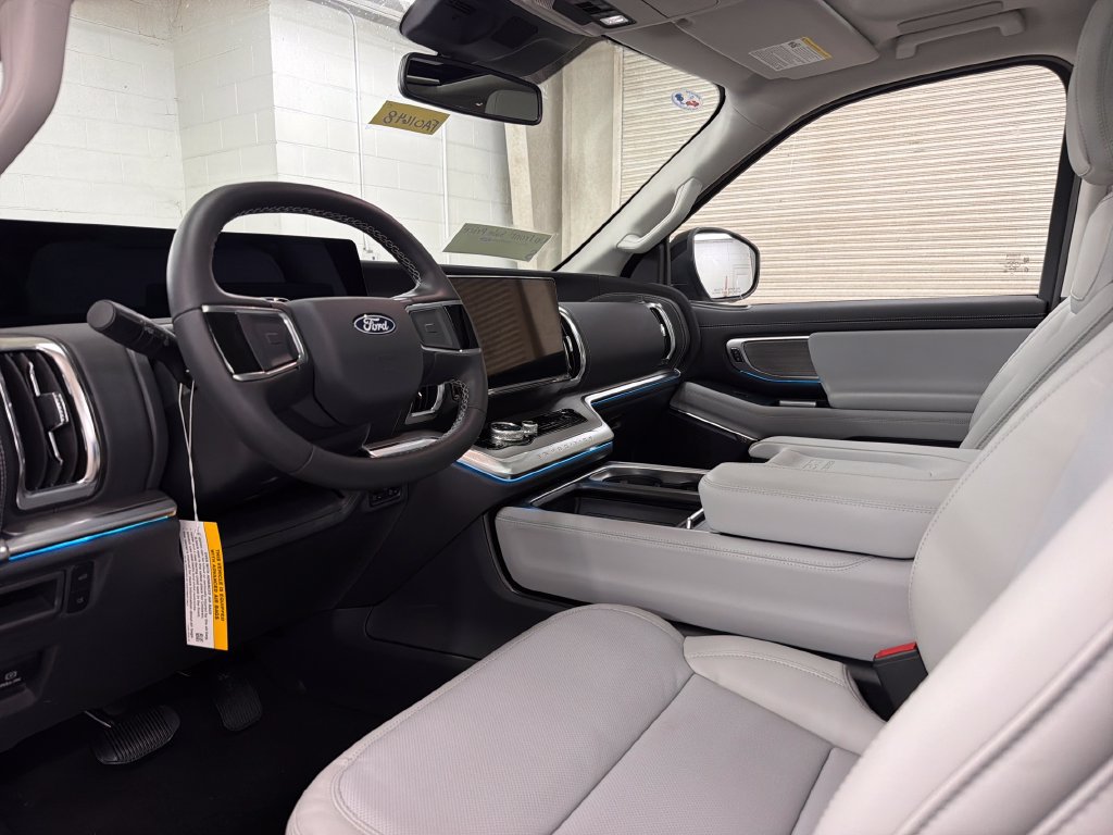New 2027 Ford Expedition Max Platinum RWD image 6
