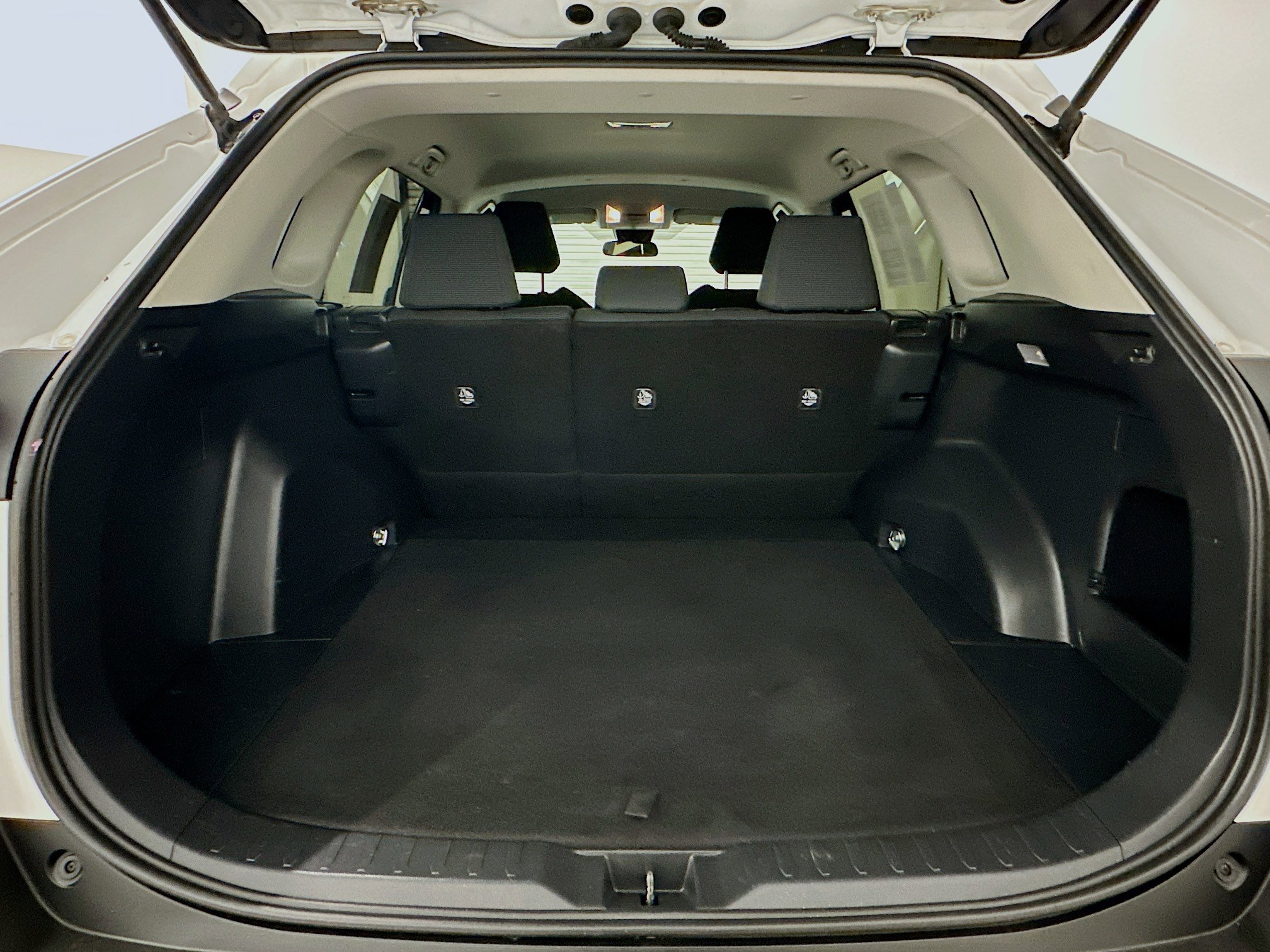 Used 2019 Toyota RAV4 LE image 30