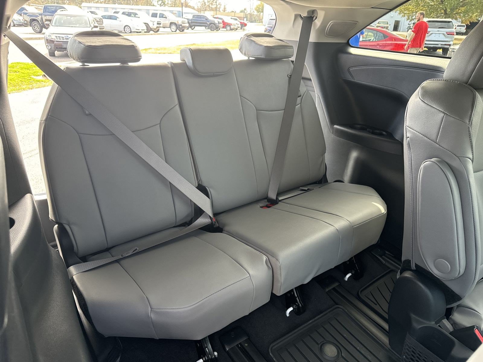 New 2025 Toyota Sienna XLE w/ XLE Plus Package FWD image 33
