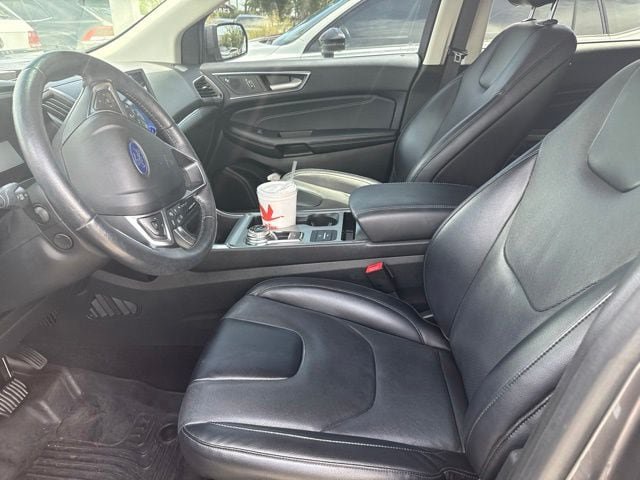 Used 2022 Ford Edge Titanium w/ Equipment Group 301A AWD/4WD image 15