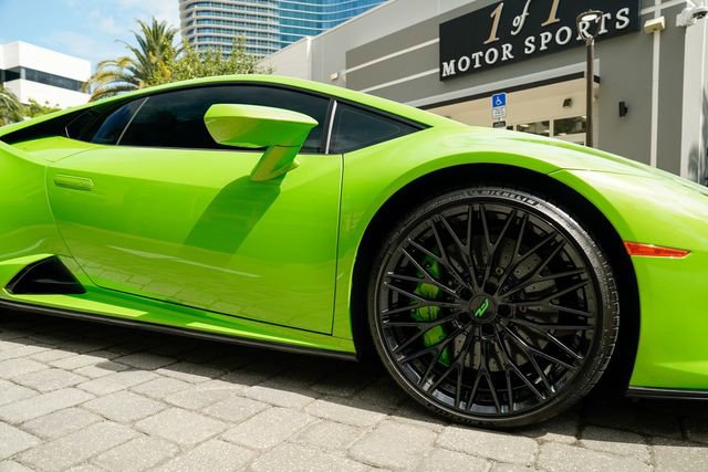 Used 2021 Lamborghini Huracan EVO RWD image 36