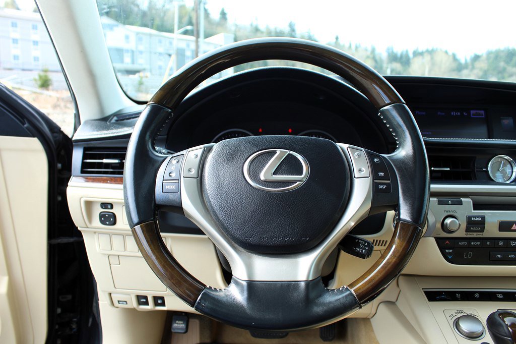 Used 2013 Lexus ES 350 w/ Luxury Pkg image 13
