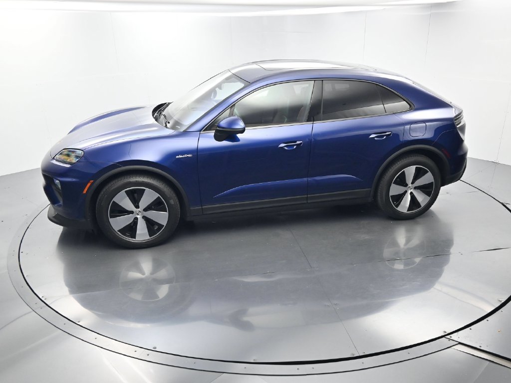 Certified 2026 Porsche Macan 4 Electric w/ Premium Package AWD/4WD image 37