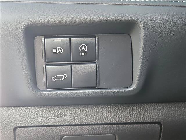 Used 2025 Toyota Highlander XLE FWD image 17