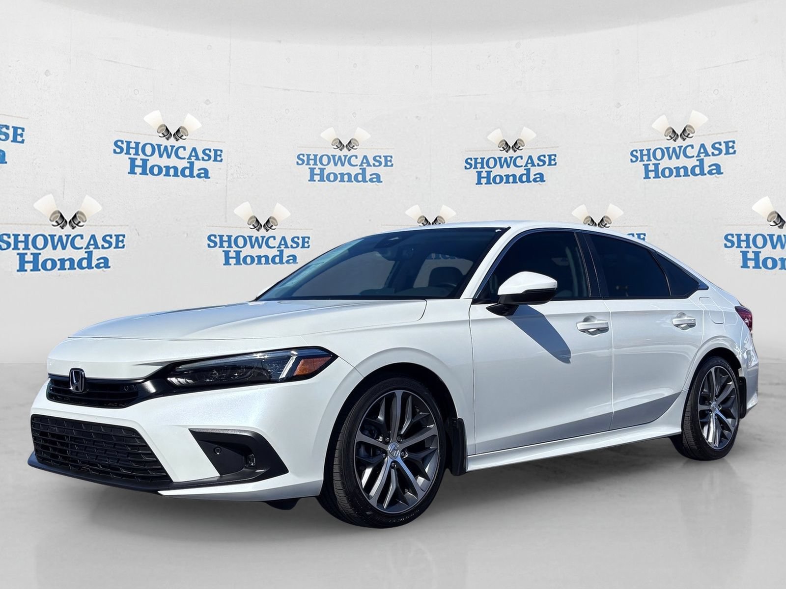Used 2024 Honda Civic Touring image 2